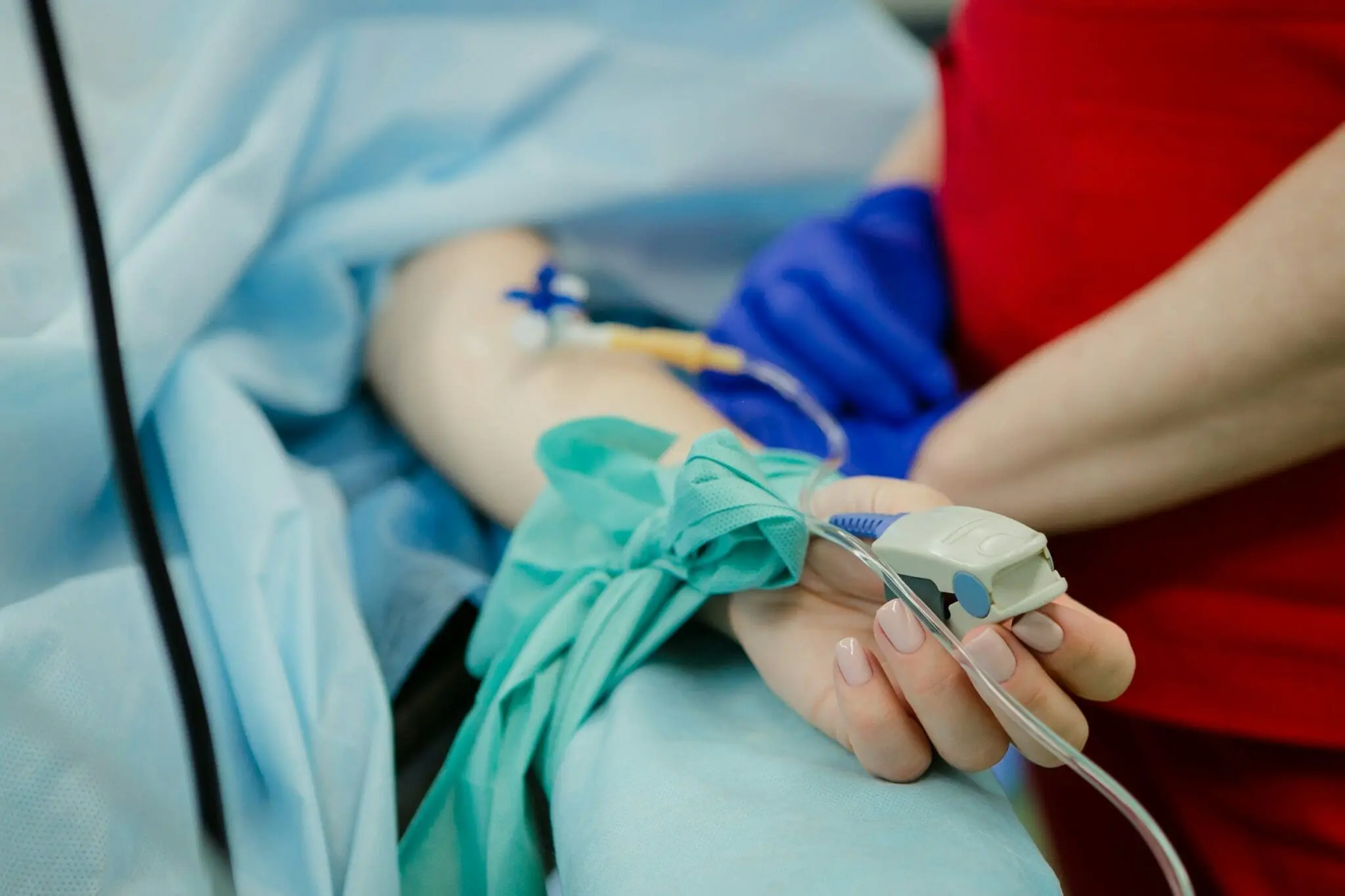 Les étrangers malades dans le viseur : la France veut supprimer le titre de séjour pour soins