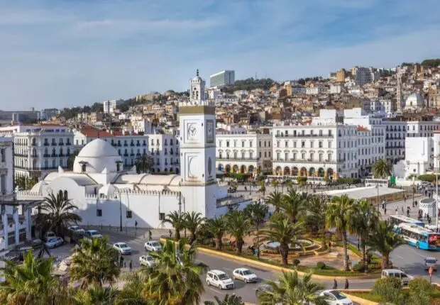 « De la Casbah au Sahara » : quand la presse espagnole célèbre la richesse de l’Algérie