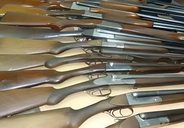 Coup de filet spectaculaire en Algérie : Le SCLCO démantèle un réseau de trafic d’armes