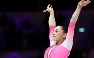 Kaylia Nemour décroche l’or aux Mondiaux de gymnastique 2025 de Jakarta : une 1re pour l’Algérie