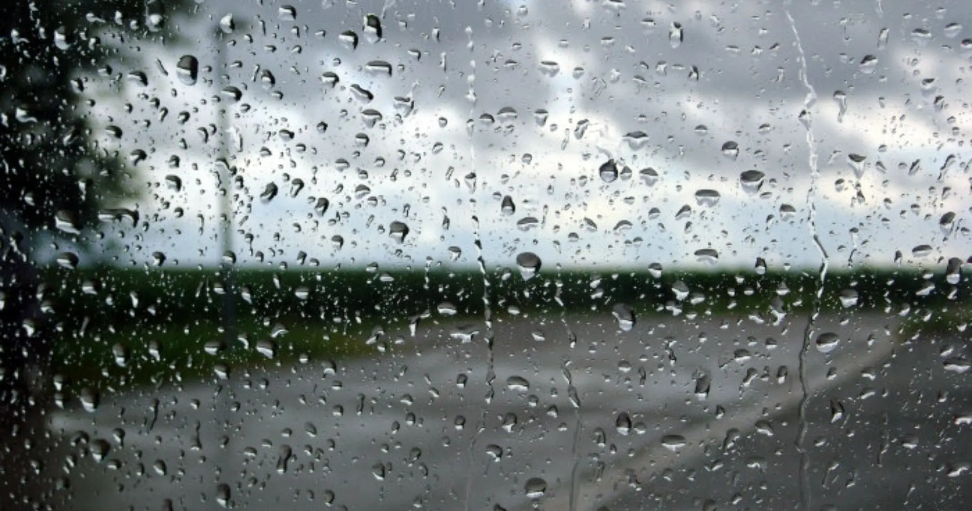Alerte météo en Algérie : fortes pluies attendues dans de nombreuses wilayas ce lundi 27 octobre