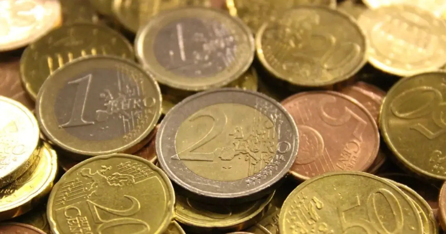 Taux de change en Algérie : l’euro franchit un record historique sur le marché informel