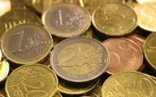 Taux de change en Algérie : l’euro franchit un record historique sur le marché informel
