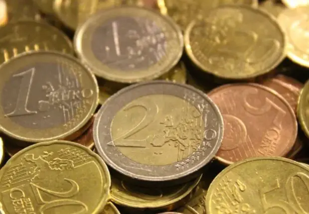 Taux de change en Algérie : l’euro franchit un record historique sur le marché informel