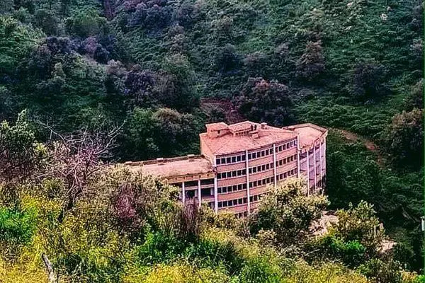 L'hôpital abandonné d'Ain Nsour à Miliana.