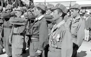 France – Algérie : une proposition de loi relance la polémique sur la mémoire des harkis