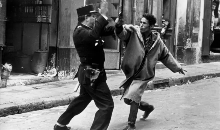 La Bataille d'Alger parmi les dix meilleurs films anti-guerre de tous les temps.