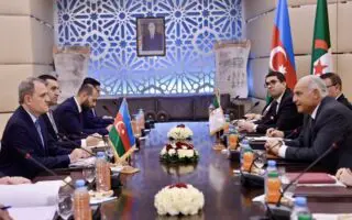 L’Algérie et l’Azerbaïdjan renforcent leur liens : signature d’un accord de coopération stratégique