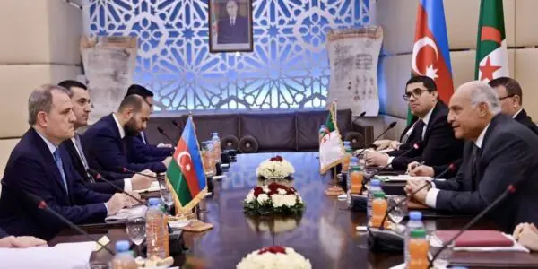 L’Algérie et l’Azerbaïdjan renforcent leur liens : signature d’un accord de coopération stratégique