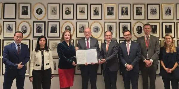 L’Algérie adhère à la Convention de La Haye : fin de la légalisation des documents publics étrangers