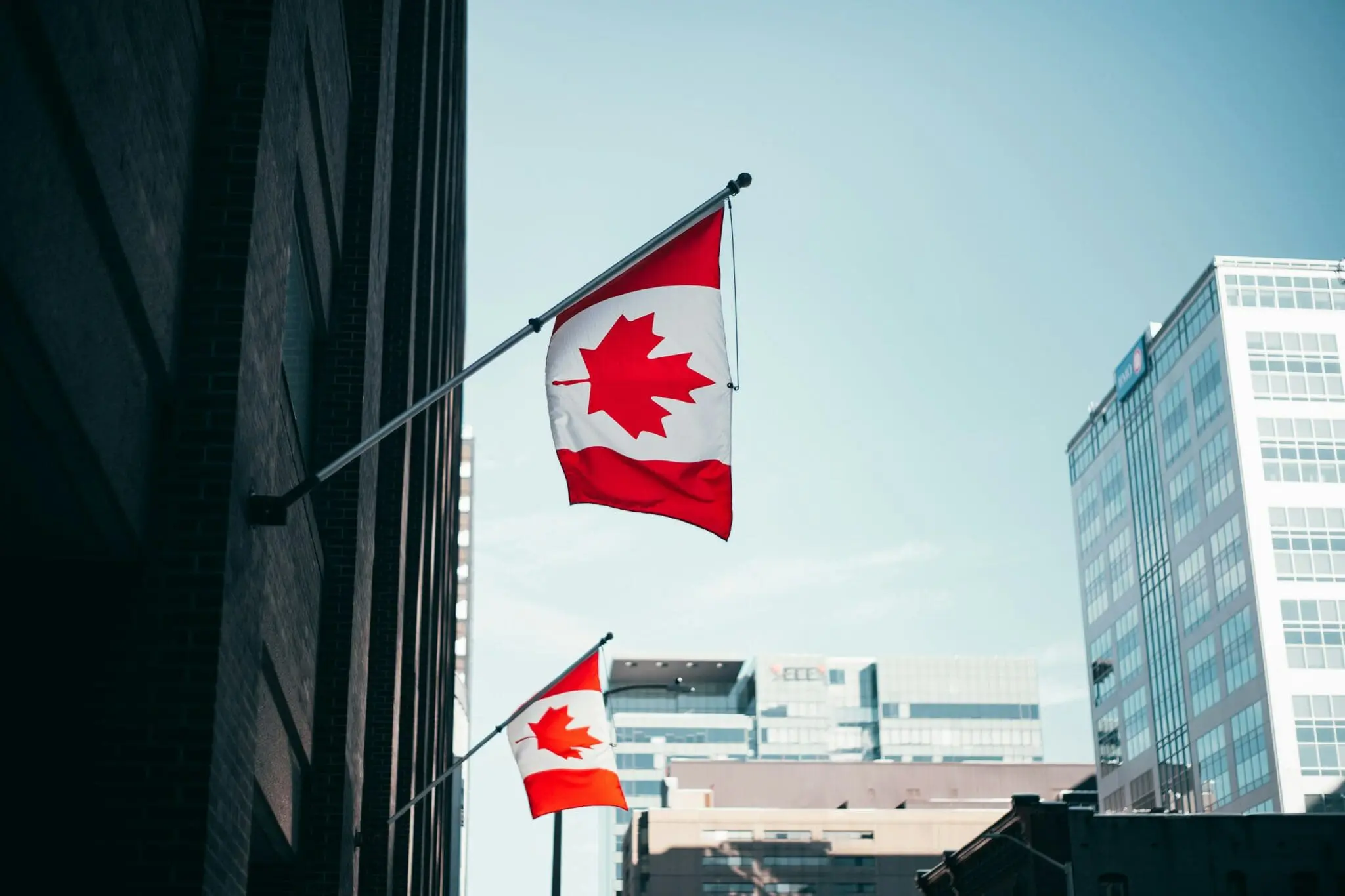 Le Canada serre la vis : forte réduction du nombre de résidents temporaires dès 2026