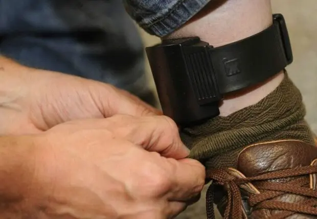 Bracelets électroniques : une technologie « made in Algeria » pour réduire le recours à la prison