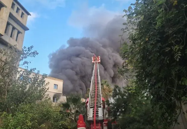 24H pour venir à bout de l’incendie : une usine de couches ravagée à Alger