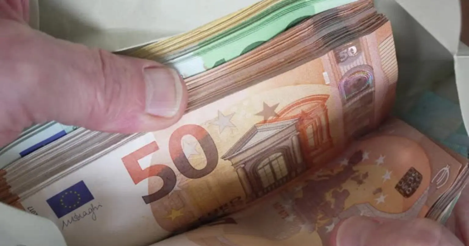 Évolution des devises en Algérie : l’euro s’envole à un niveau record sur le marché noir ce 09/11