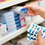 Médicaments gratuits pour les non-assurés : la procédure et le dossier à fournir pour en bénéficier