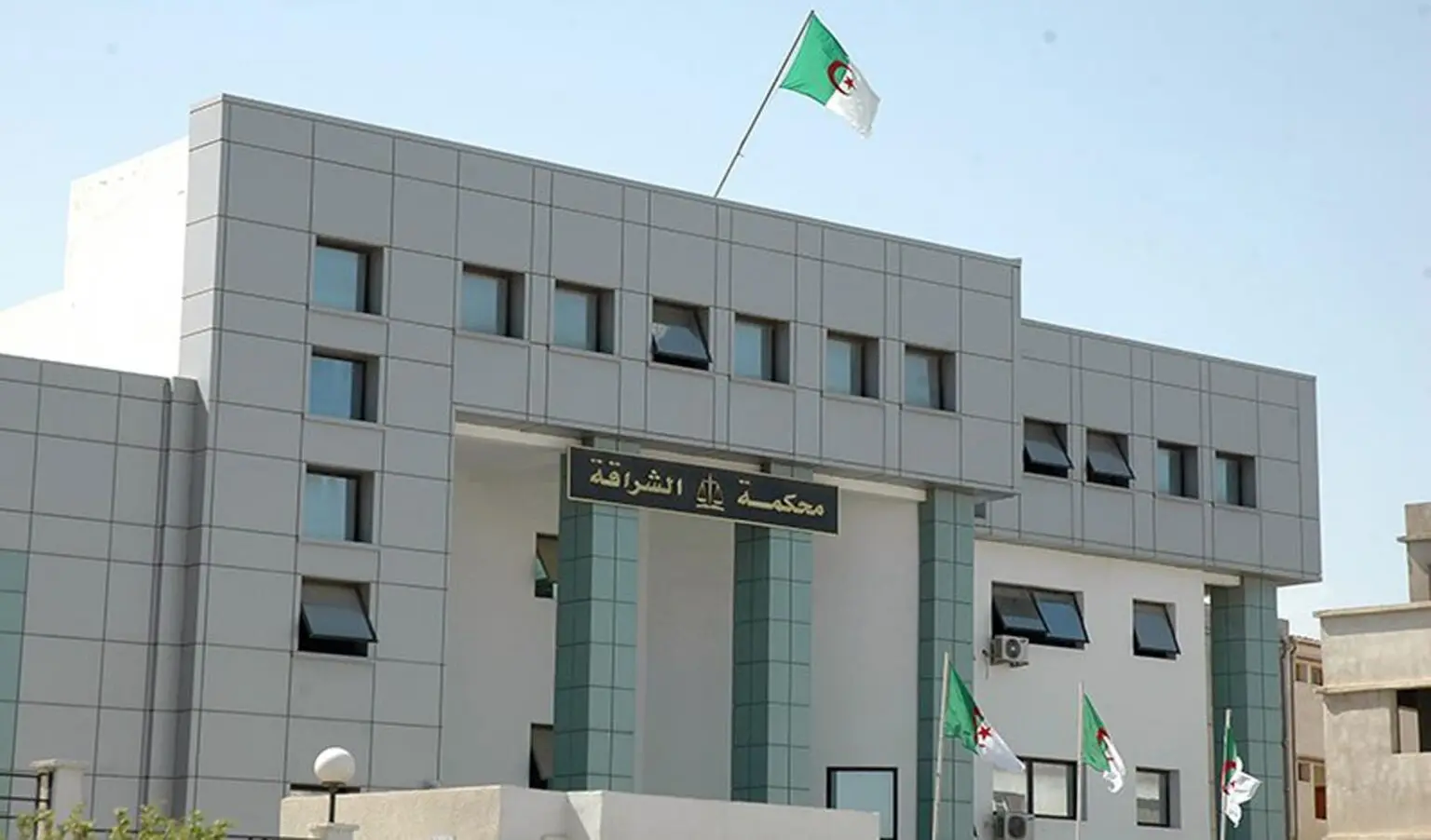 1,25 milliard de centimes soutirés : une fausse cheffe d’entreprise piège un investisseur immobilier