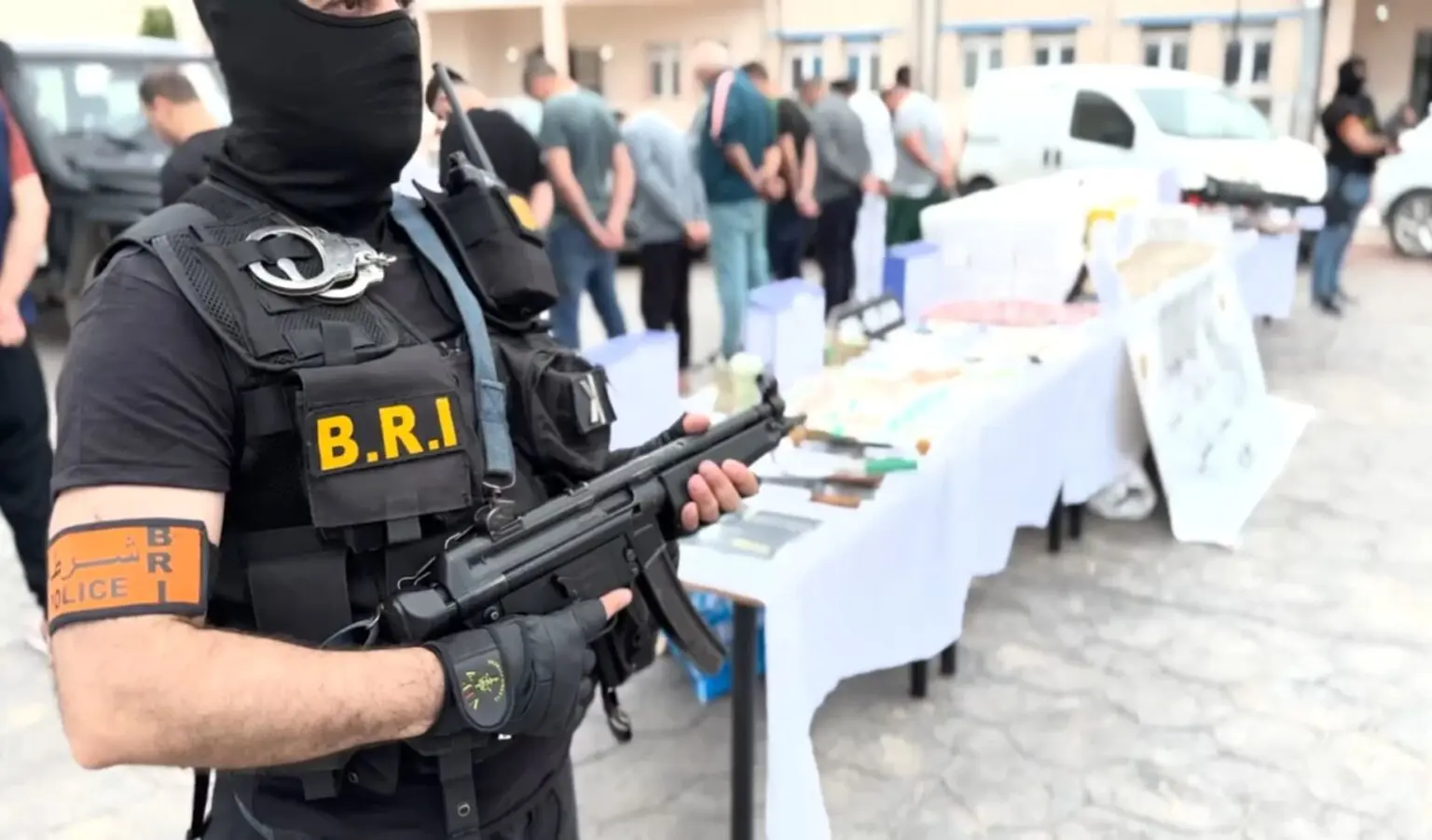 Trafic d’êtres humains, de voitures de luxe, d’armes… : un important réseau criminel démantelé