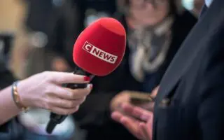 Immigration, islam, insécurité : “Complément d’enquête” passe CNews sous la loupe