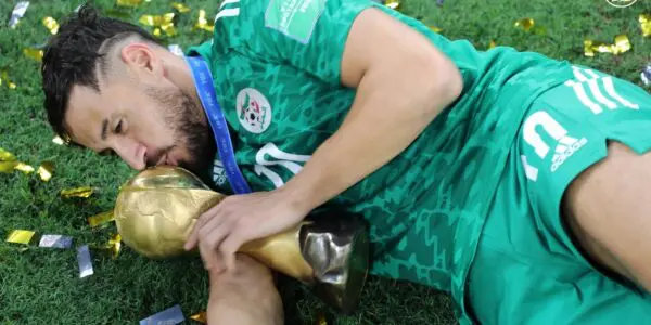 Bougherra évoque l’avenir de Belaïli en équipe d’Algérie