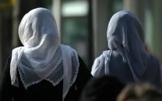 La France veut interdire le voile et le jeûne pour cette catégorie