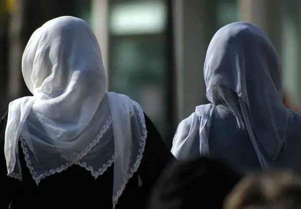 La France veut interdire le voile et le jeûne pour cette catégorie