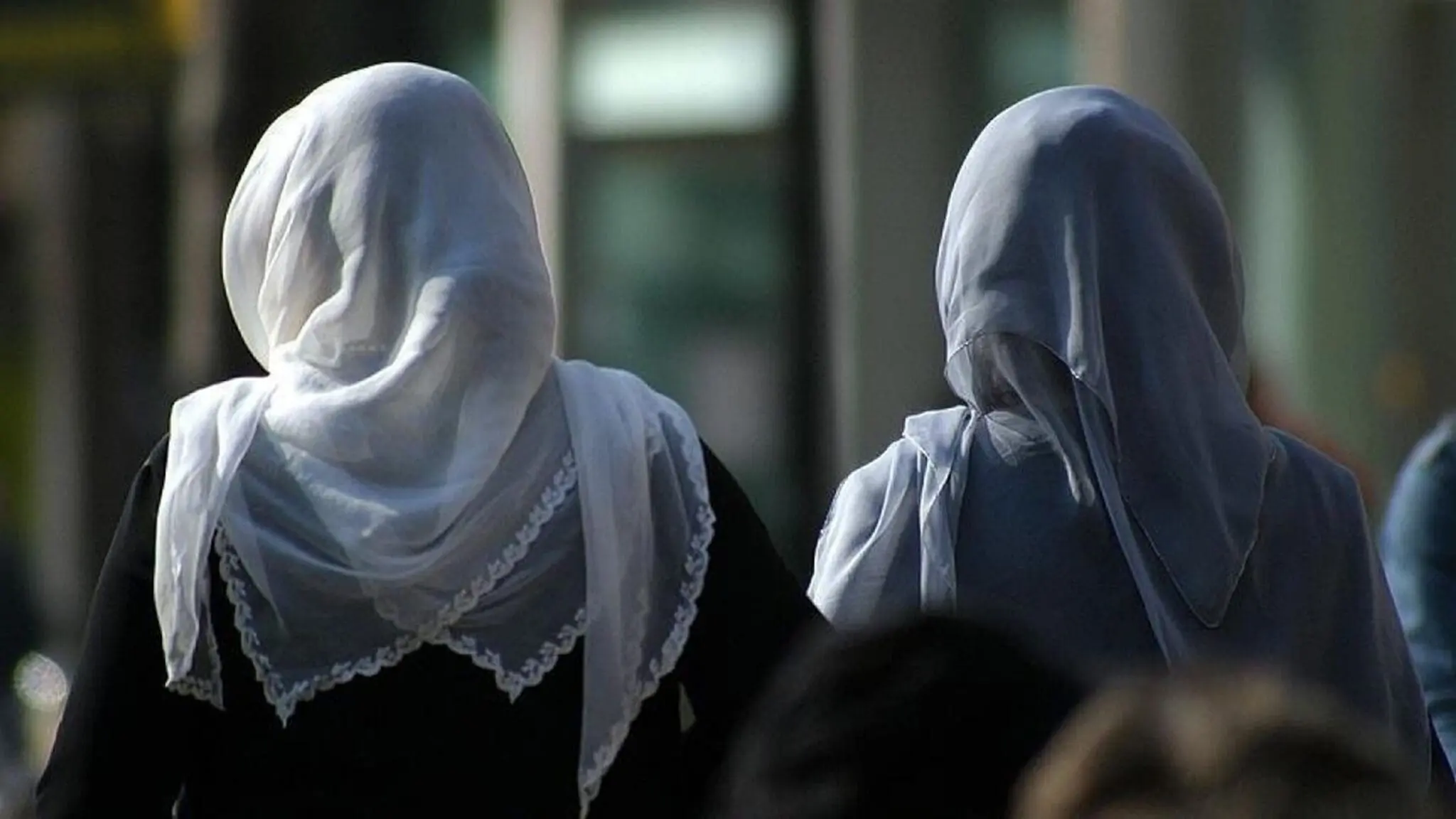 La France veut interdire le voile et le jeûne pour cette catégorie