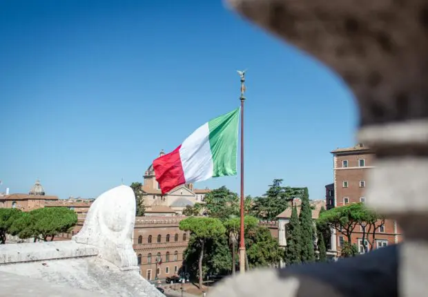 Travailler en Italie : 500 000 visas d’ici 2028, les Algériens concernés