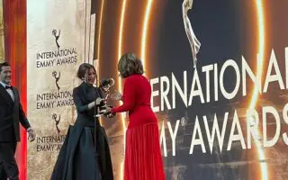 Emmy Awards 2025 : la journaliste algérienne Fayrouz Ziani distinguée à New York