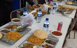 Pour un poulet mal cuit, cette université algérienne limoge trois responsables