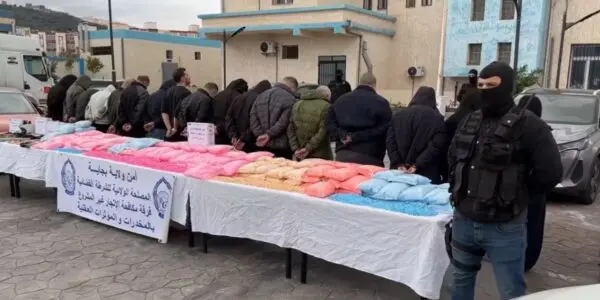 Les autorités font une saisie record au port de Béjaïa : voilà ce qu&rsquo;a découvert la police (vidéo)