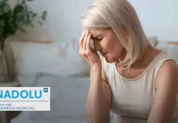 Premiers signes de la ménopause : identifier les symptômes et comprendre les causes