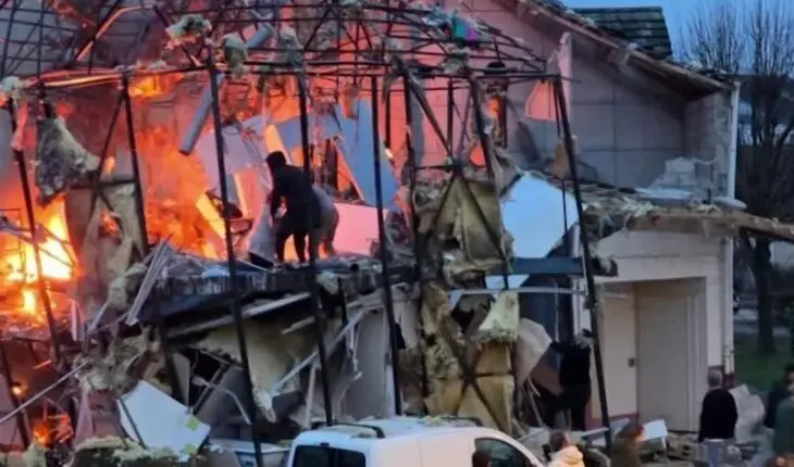 Le geste héroïque de Rachid qui a sauvé une famille d'un pavillon en flammes