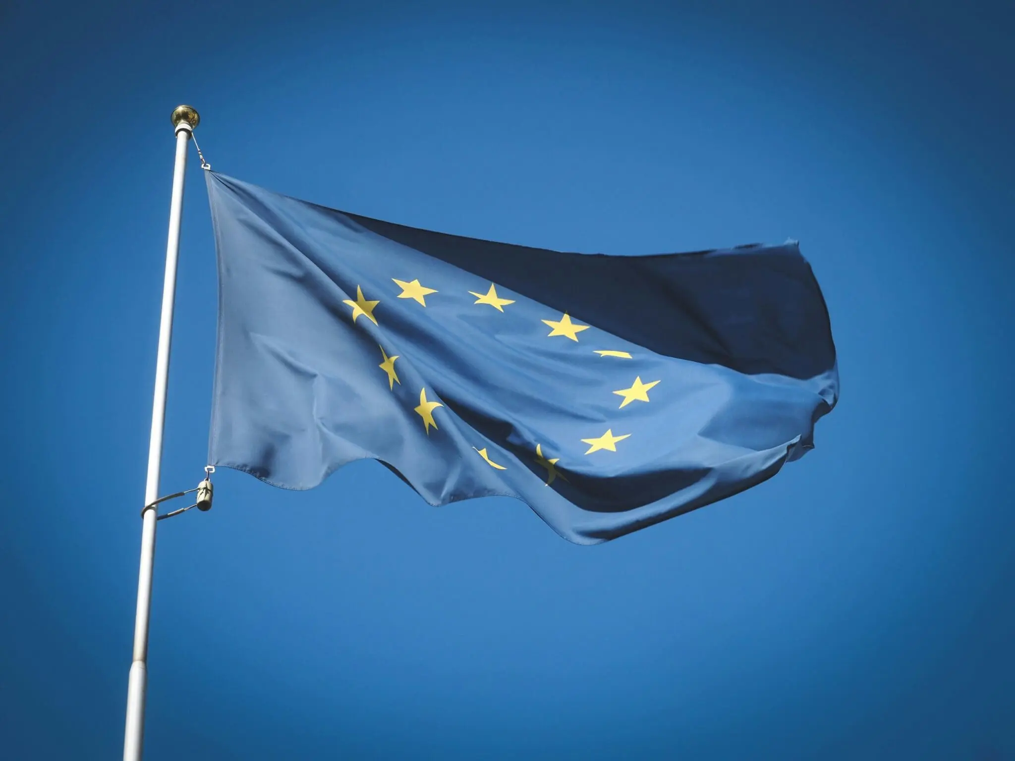 “Hubs de retour”, renvois et sanctions renforcées : l&rsquo;Europe durcit de sa politique d&rsquo;immigration