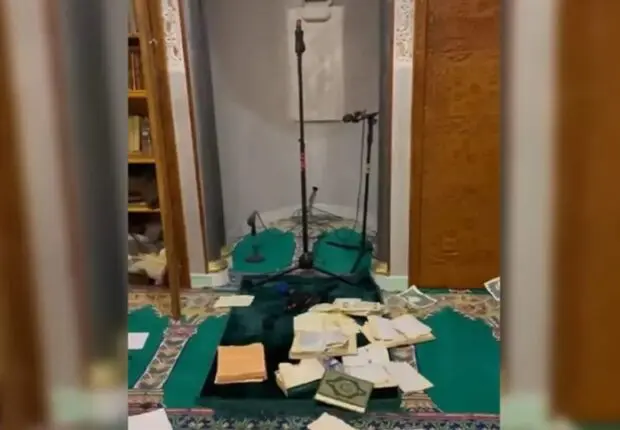 Coran profané et objets arrachés : enquête ouverte après l’attaque d’une mosquée en France