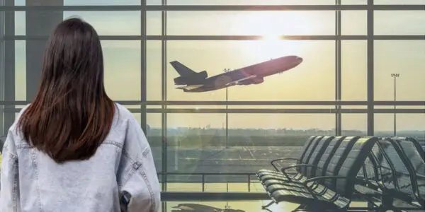 Diaspora algérienne : les femmes sont désormais plus nombreuses que les hommes à l’étranger ?