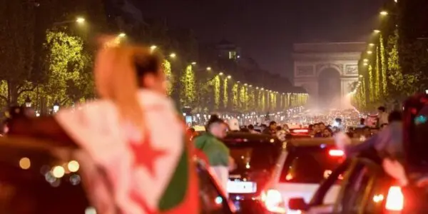 Retrait du titre de séjour en cas de débordement : la France menace indirectement les supporters algériens