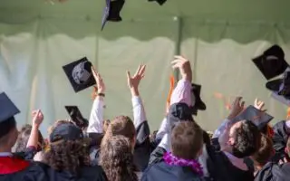 Des diplômes très demandés sur le marché de l’emploi : ce ministère forme les bacheliers 2024–2025