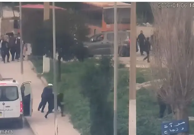 Scène de guérilla urbaine : Constantine secouée par une violente rixe entre bandes rivales – VIDEO