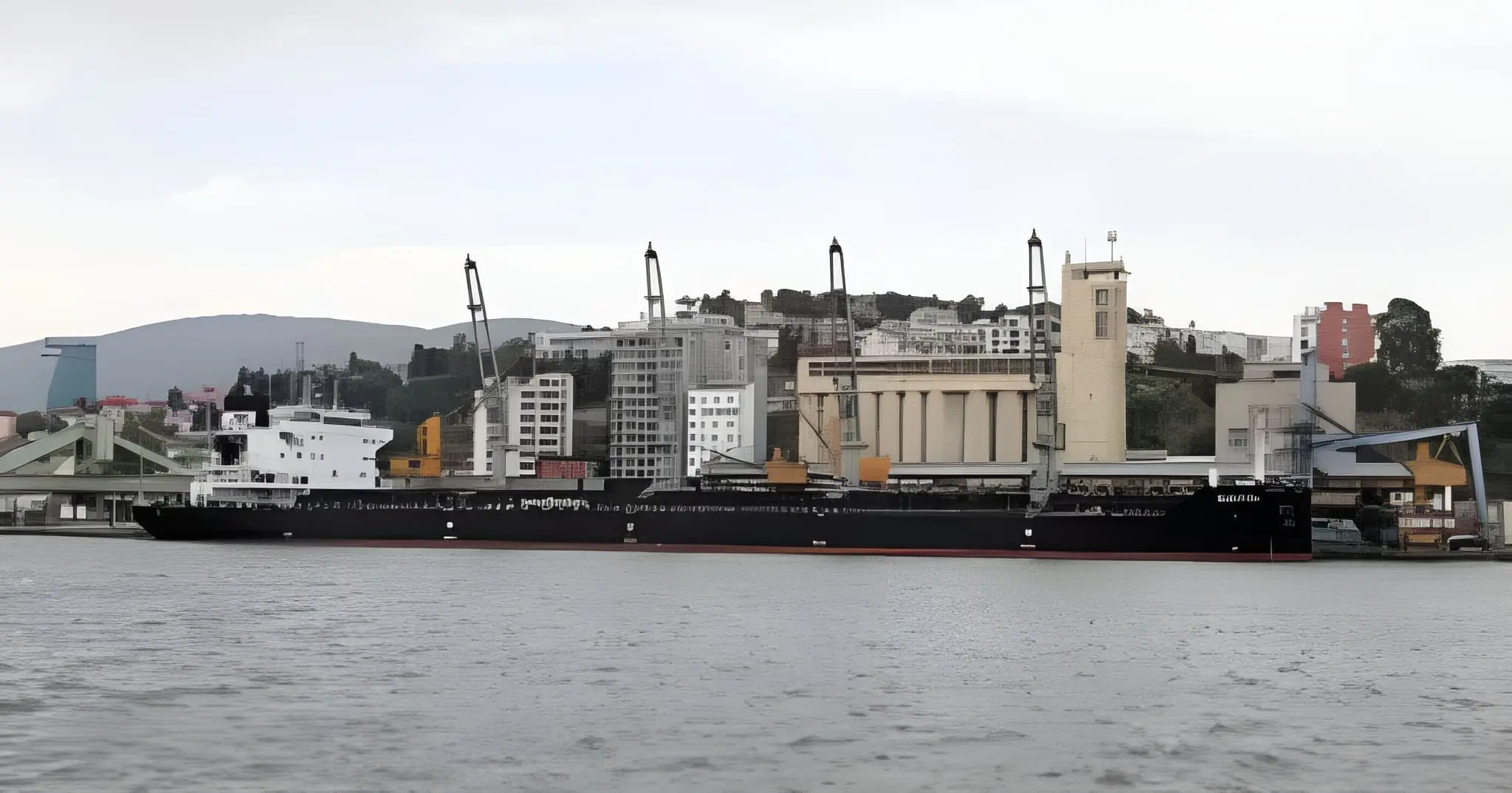 Extension du port de phosphate d&rsquo;Annaba : Ghrieb ordonne de mettre les bouchées doubles