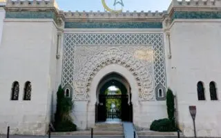 « Plus de morts lors de la guerre d’Algérie que durant la Shoah » : la Grande mosquée de Paris réagit à la polémique
