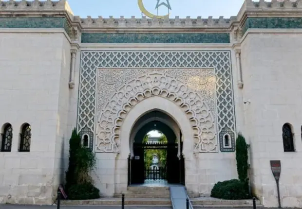 « Plus de morts lors de la guerre d’Algérie que durant la Shoah » : la Grande mosquée de Paris réagit à la polémique