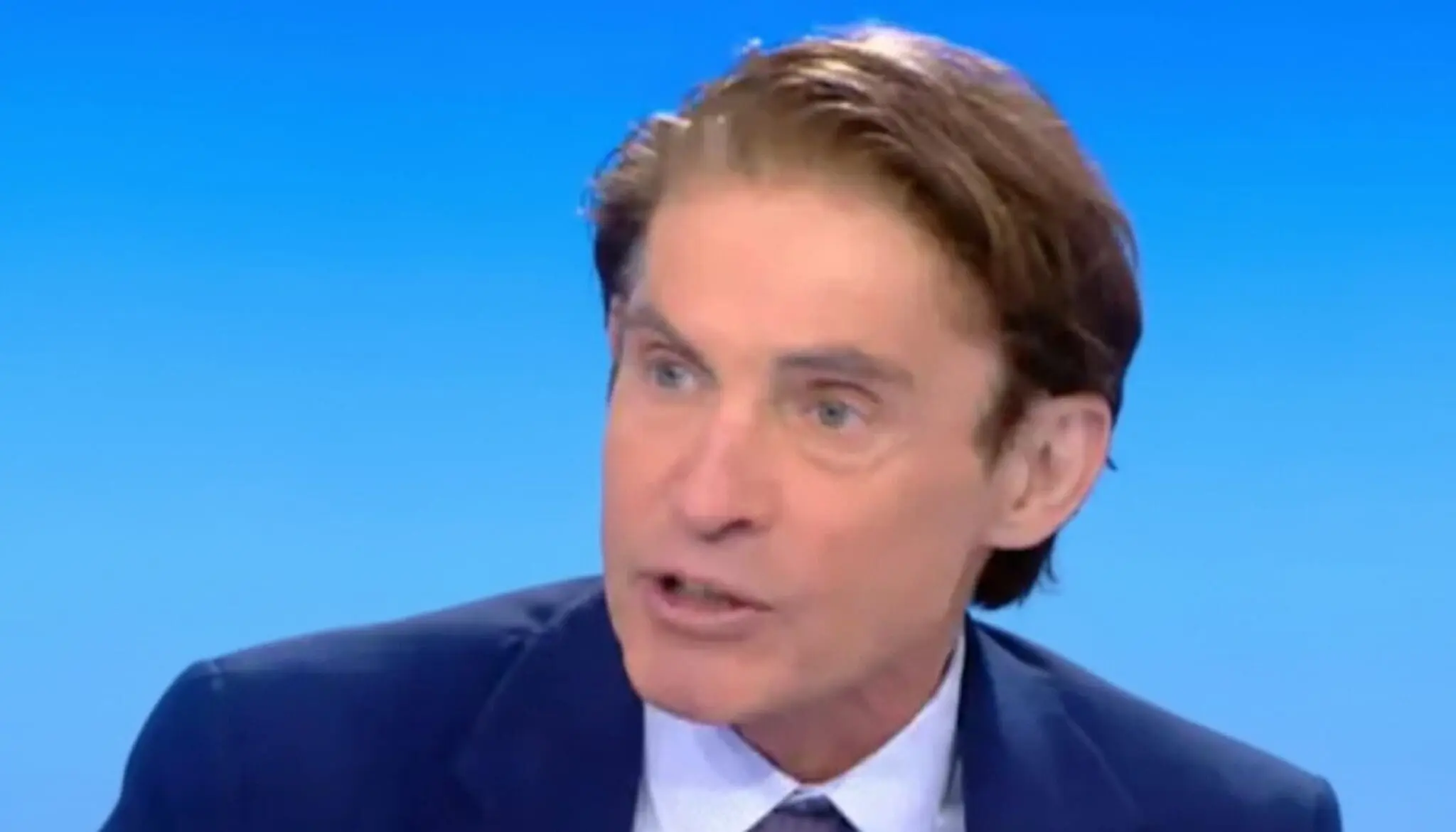 « Des rafles contre les OQTF » : une séquence sur CNews fait scandale en France