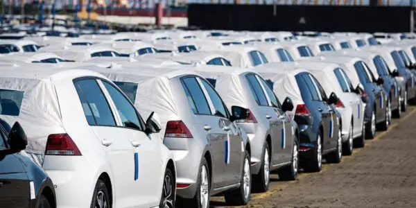 Faux dossiers, vraies voitures : les dessous d’un empire du trafic automobile en Algérie