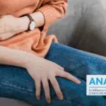 Mal à l&rsquo;estomac : décryptez vos douleurs et adoptez les bons réflexes pour les calmer