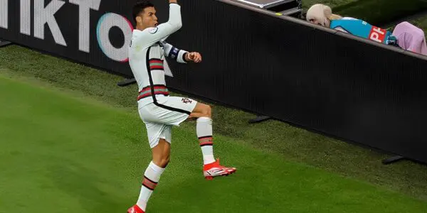 Coupe du Monde 2026 : pourquoi la FIFA a choisi TikTok comme « Plateforme Privilégiée » ? (Interview)