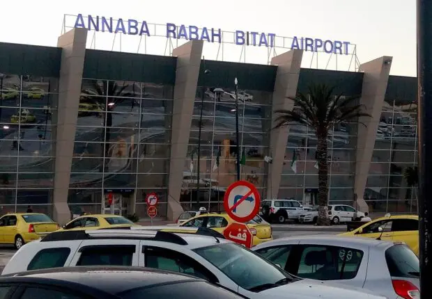 Scandale à l’aéroport d’Annaba : policiers et douaniers condamnés pour une vaste affaire de contrebande