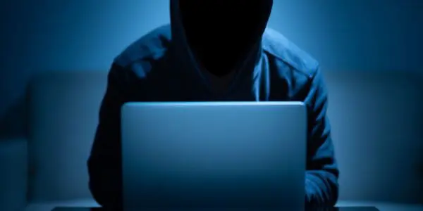 Il se fait passer pour Algérie Poste : un réseau criminel siphonne plus de 1,6 milliard de centimes