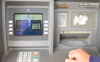 Elle cible les retraités : la police alerte contre une arnaque financière inédite