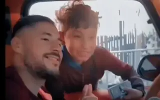 Le geste « grande classe » de Belaïli envers un jeune vendeur émeut les Algériens — VIDÉO