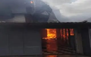 Alger : Un incendie monstre ravage une usine à Birkhadem (VIDEO)